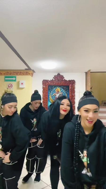 TikTok video by @labellakath using the sound Y Yo Me Le Pego