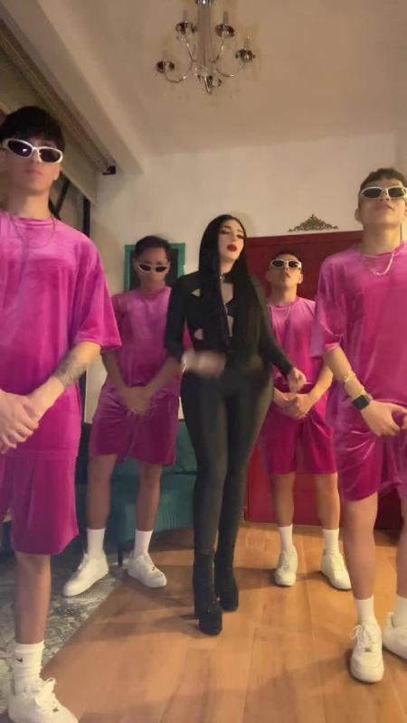 TikTok video by @labellakath using the sound Y Yo Me Le Pego